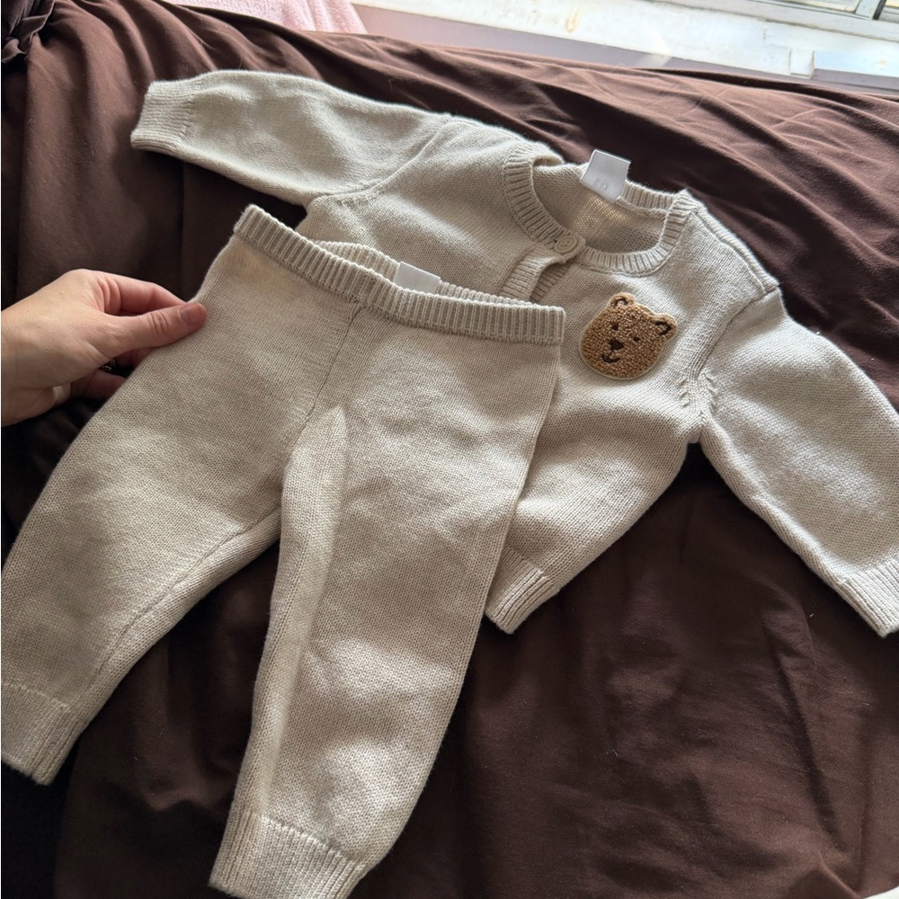 BABY GAP set - Picture 4 of 14